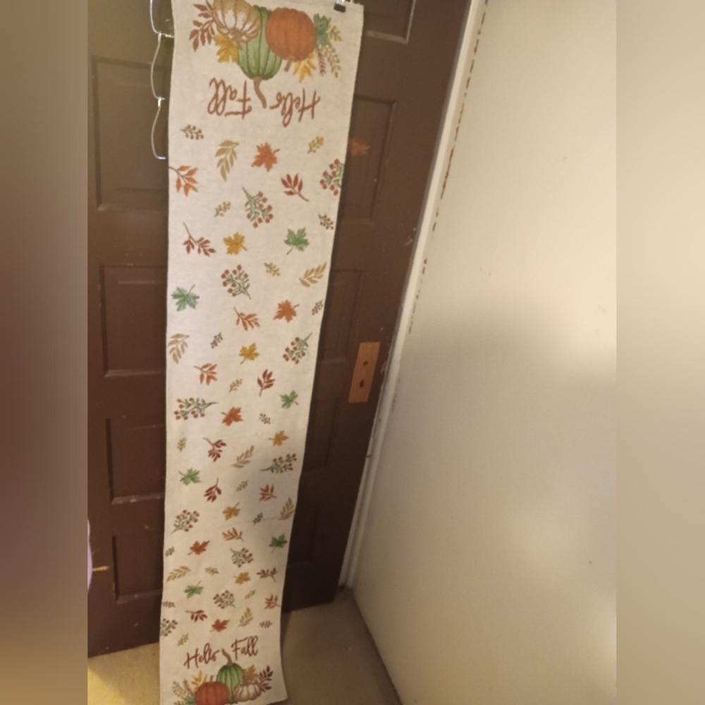 EUC Hello Fall Thanksgiving Diningroom Table Runner